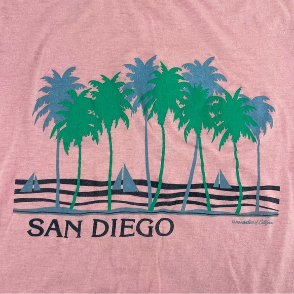 Vintage 80s Sneakers San Diego CA Palm Tree Graphic Tee Pink Sz Small 34-36 - Picture 2 of 7